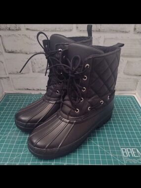 Sperry Black Quilted Duck Boots Women’s Size 8